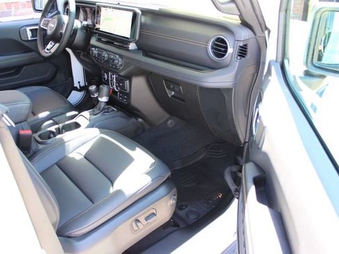 New 2026 Jeep Wrangler Unlimited Sahara AWD/4WD image 50