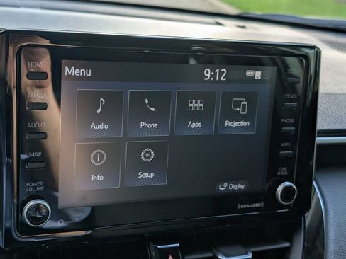 Used 2022 Toyota Corolla Cross XLE w/ Convenience Package AWD/4WD image 28
