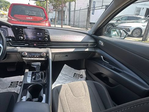 Used 2021 Hyundai Elantra SEL w/ Convenience Package FWD image 28