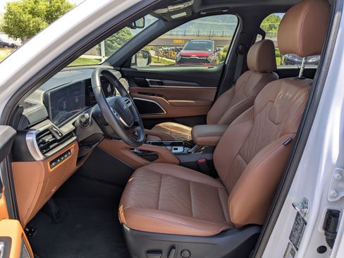 Certified 2025 Kia Telluride AWD image 25