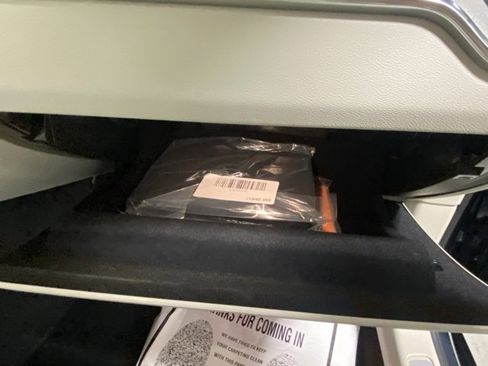 Used 2025 Volvo S60 T8 Ultra image 30