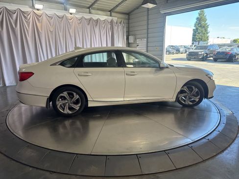 Used 2018 Honda Accord EX image 3