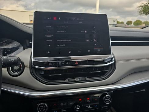 Used 2022 Jeep Compass Limited image 20