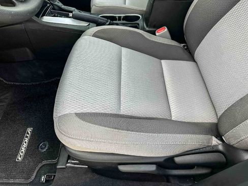 Used 2019 Toyota Corolla LE image 15