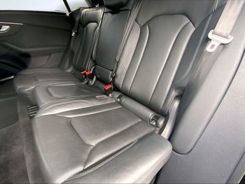 Used 2019 Audi Q8 Prestige image 31