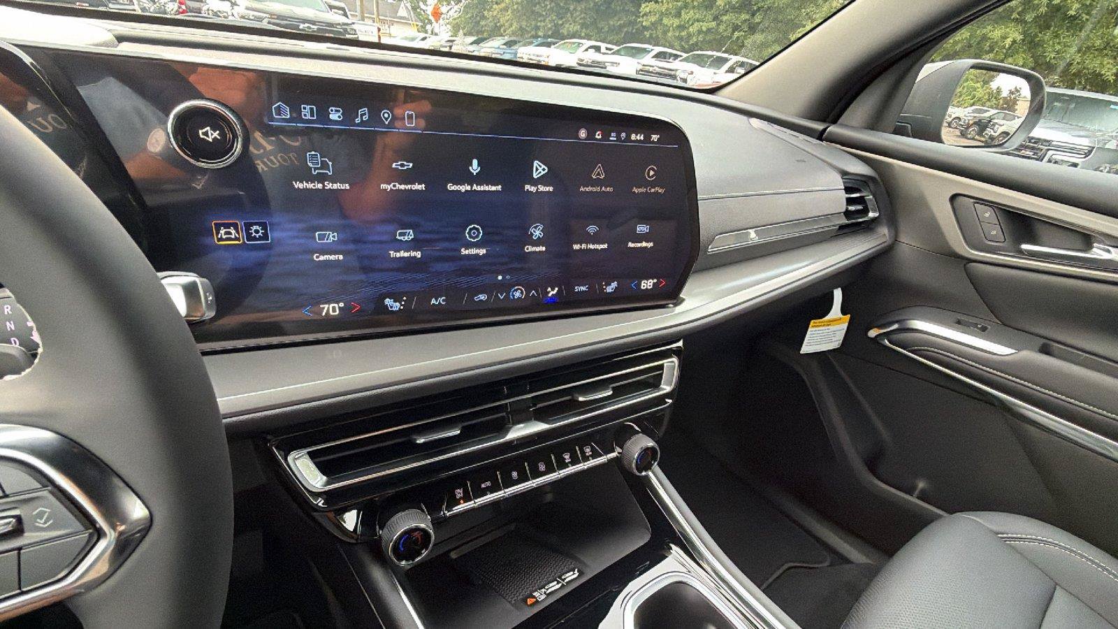 New 2027 Chevrolet Traverse LT w/ Sun and Wheel Package FWD image 27