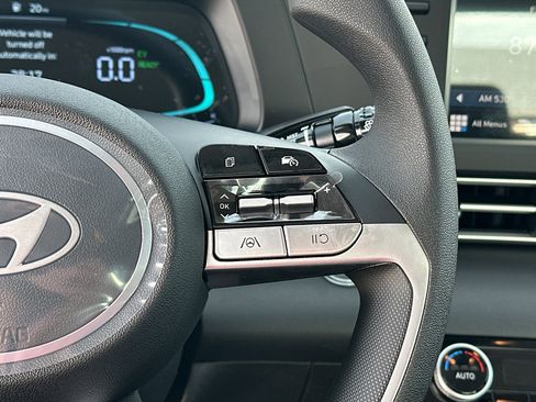 New 2025 Hyundai Elantra Blue image 15