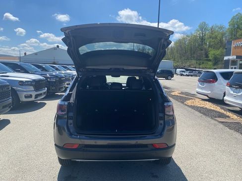 Certified 2023 Jeep Compass Limited w/ Sun and Sound Group AWD/4WD image 12