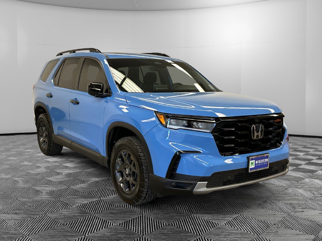 Used 2025 Honda Pilot TrailSport image 7