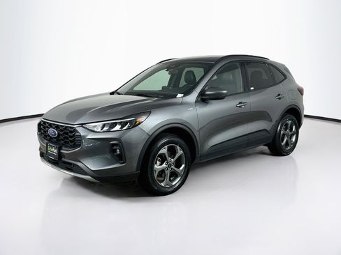 Used 2025 Ford Escape ST-Line Select AWD/4WD image 3