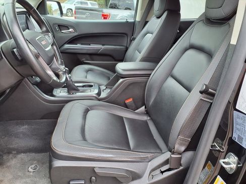 Used 2022 GMC Canyon AT4 image 25