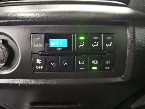 Used 2018 Toyota Sequoia TRD Sport AWD/4WD image 32