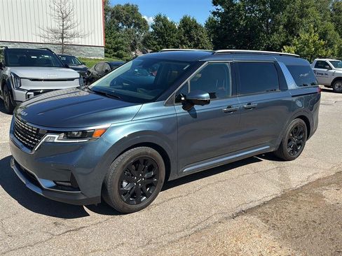 Used 2024 Kia Carnival SX FWD image 4