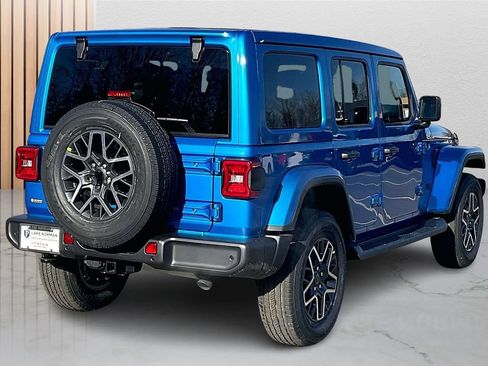 New 2026 Jeep Wrangler Unlimited Sahara AWD/4WD image 9
