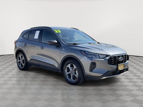 Certified 2025 Ford Escape ST-Line FWD image 5