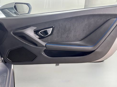 Used 2023 Lamborghini Huracan EVO RWD image 36