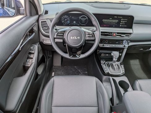 New 2026 Kia Seltos EX image 18