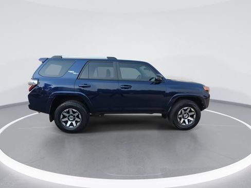 Used 2018 Toyota 4Runner TRD Off-Road AWD/4WD image 9