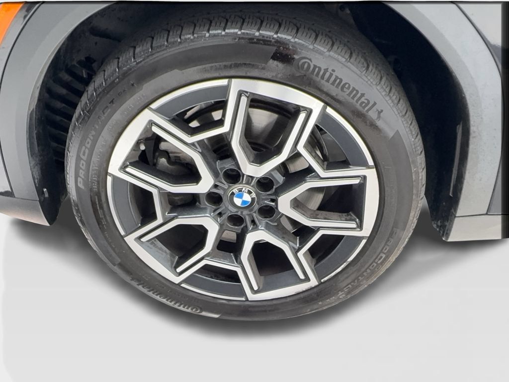 Used 2025 BMW X2 xDrive28i AWD/4WD image 13