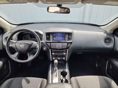 Used 2020 Nissan Pathfinder S image 17