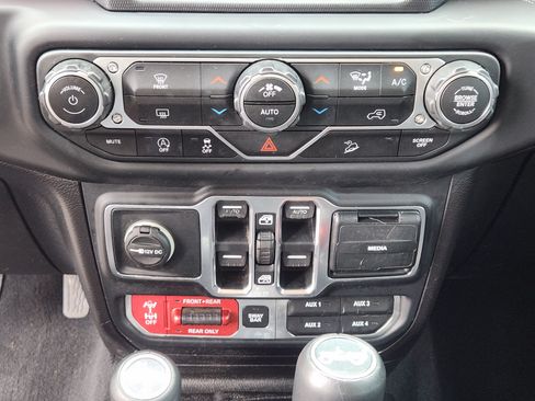 Used 2018 Jeep Wrangler Unlimited Rubicon AWD/4WD image 20