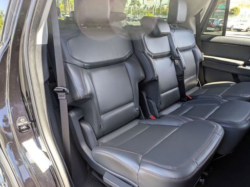 Used 2025 Ford Expedition Active image 30