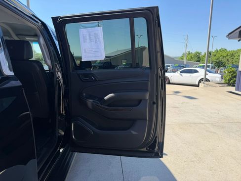 Used 2019 Chevrolet Suburban LT AWD/4WD image 44