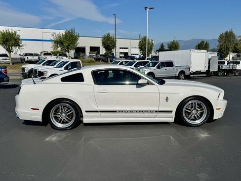 Used 2013 Ford Mustang Premium image 3