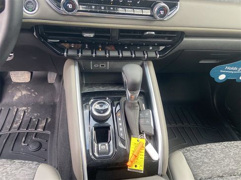 Certified 2024 Chevrolet Colorado ZR2 w/ Technology Package image 18