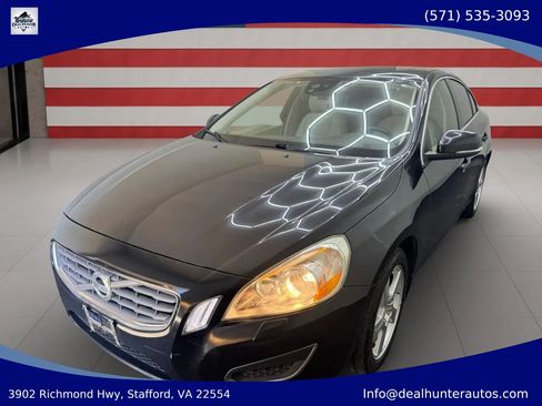 Used 2012 Volvo S60 T5 FWD image 1