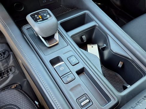 Certified 2025 Nissan Pathfinder S FWD image 29