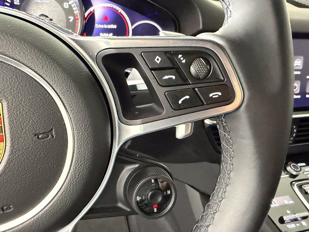 Certified 2022 Porsche Cayenne E-Hybrid AWD/4WD image 28