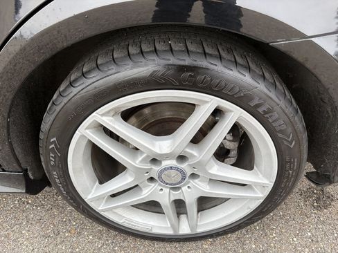 Used 2014 Mercedes-Benz E 350 4MATIC Sedan image 12