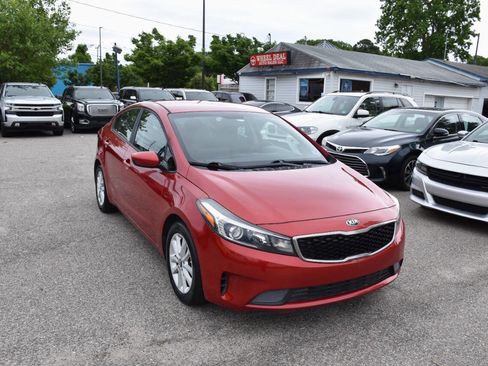 Used 2017 Kia Forte S FWD image 4
