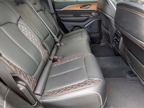 Used 2022 Jeep Grand Cherokee Summit AWD/4WD image 21