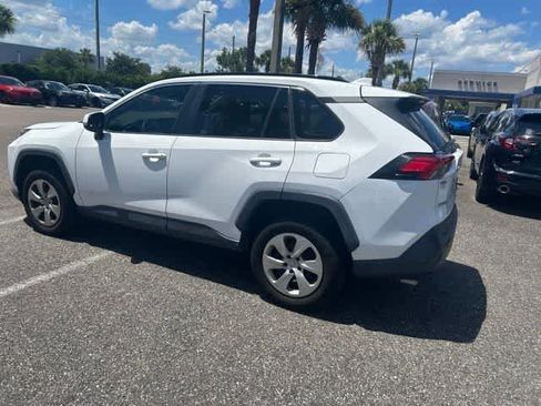Used 2019 Toyota RAV4 LE FWD image 16