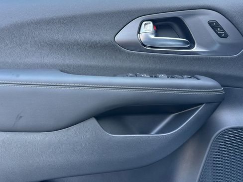 New 2026 Chrysler Pacifica Select image 10