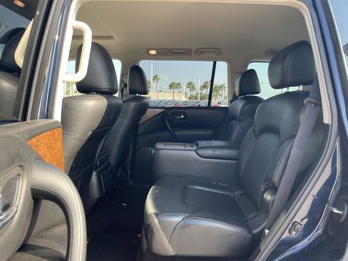 Used 2023 Nissan Armada SL w/ Captain's Chairs Package image 18
