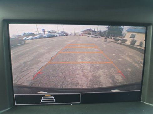 Used 2023 GMC Terrain SLE w/ Driver Convenience Package image 29