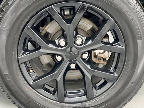 Used 2024 Jeep Grand Cherokee Altitude image 65