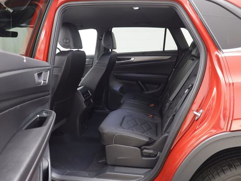 Used 2025 Volkswagen Atlas Cross Sport SE image 12