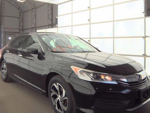Used 2017 Honda Accord LX image 2