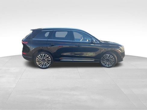 Used 2022 Lincoln Corsair Reserve w/ Sport Package image 7