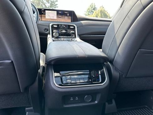 Certified 2025 Nissan Armada Platinum AWD/4WD image 18