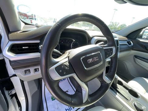 Used 2019 GMC Acadia SLT w/ LPO, Floor Liner Package FWD image 10