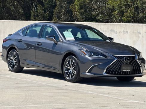 Used 2024 Lexus ES 300h w/ Premium Package image 6