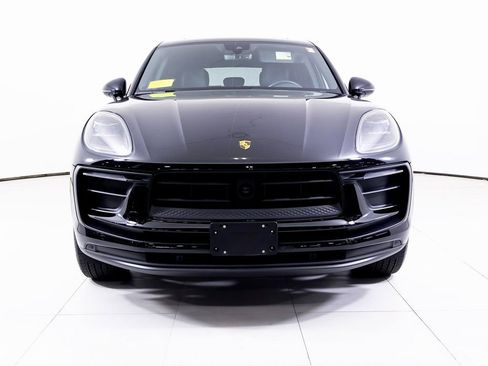Used 2025 Porsche Macan image 25