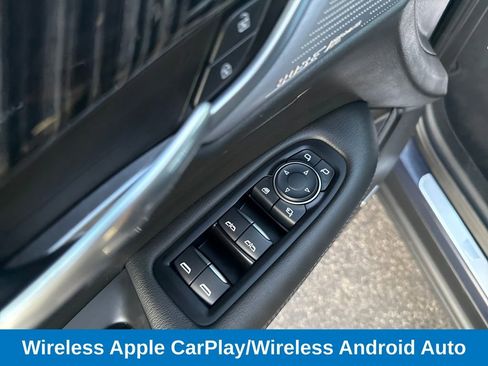 Used 2025 Cadillac XT6 Premium Luxury image 12