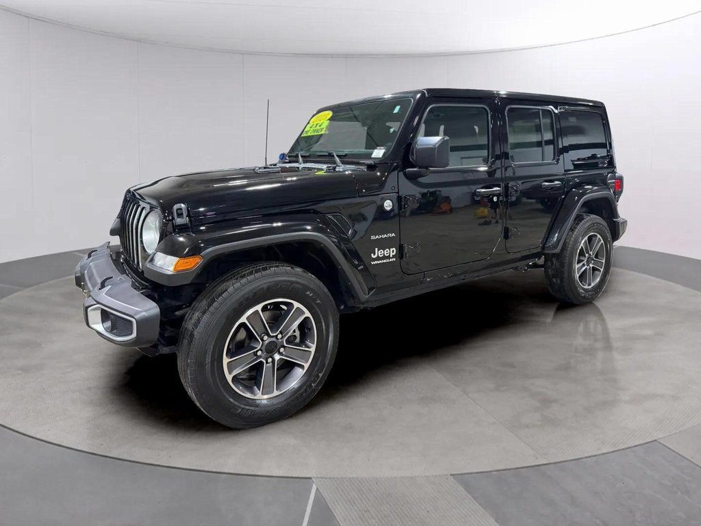 Used 2023 Jeep Wrangler Unlimited Sahara AWD/4WD image 7