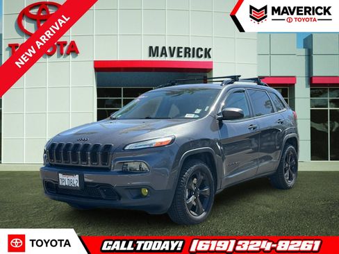 Used 2016 Jeep Cherokee Latitude AWD/4WD image 1